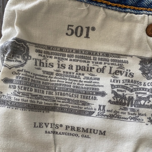 Levi's jean shorts - Picture 4 of 15